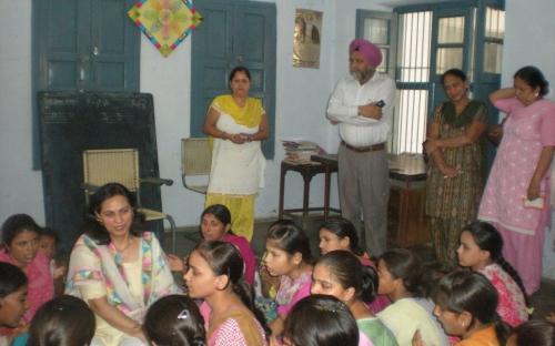 Dr. Charu WaliKhanna, Member, NCW visited at Amritsar on 22.06.2012 to discuss ‘Issues concerning women” 