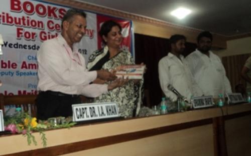 Ms Shamina Shafiq, Member, NCW was the Chief Guest in a free book distribution function at Chamber of Commerce hall, Meerut