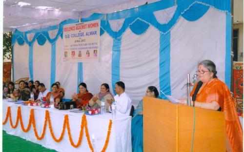 Ms. Mamta Sharma, Hon’ble Chairperson, NCW with Ms. Hemlata Kheria, Member attended a seminar on “Violence Against Women” at G D College, Alwar