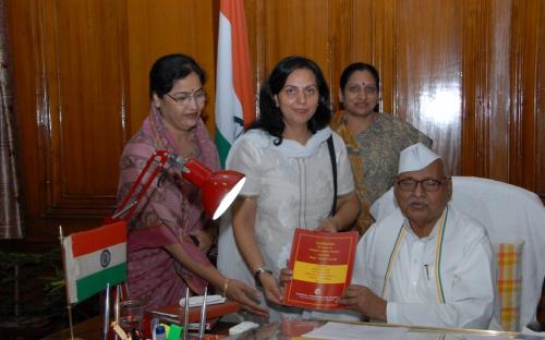 Dr. Charu WaliKhanna, Member, paid courtesy call to Hon’ble Governor of Madhya Pradesh, Shri Ram Naresh Yadav