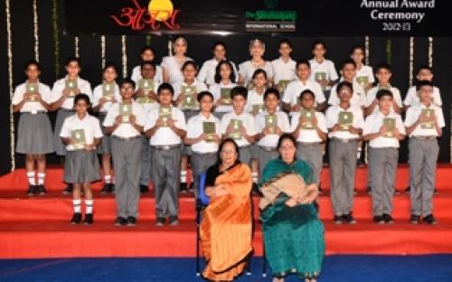 Smt. Nirmala Samant Prabhavalkar, Member, NCW inaugurated Annua Award Ceremony of Shishukunj International School