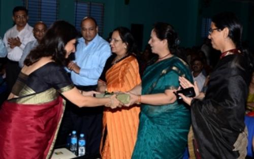 Smt. Nirmala Samant Prabhavalkar, Member, NCW inaugurated Annua Award Ceremony of Shishukunj International School