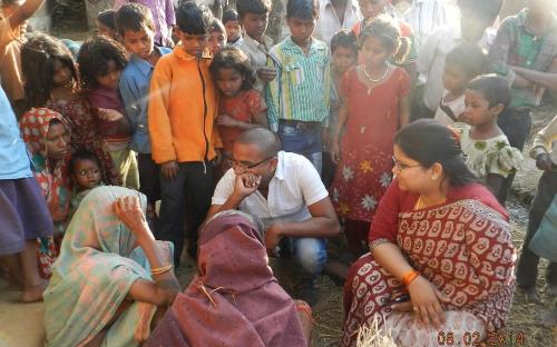 Ms. Hemlata Kheria, Member, NCW alongwith social activists/govt. officials and team of UMANG – Partners in Human Development visited Dulhin Bazar, Patna to study the condition of women specifically Dalit and Mahadalit women in Bihar